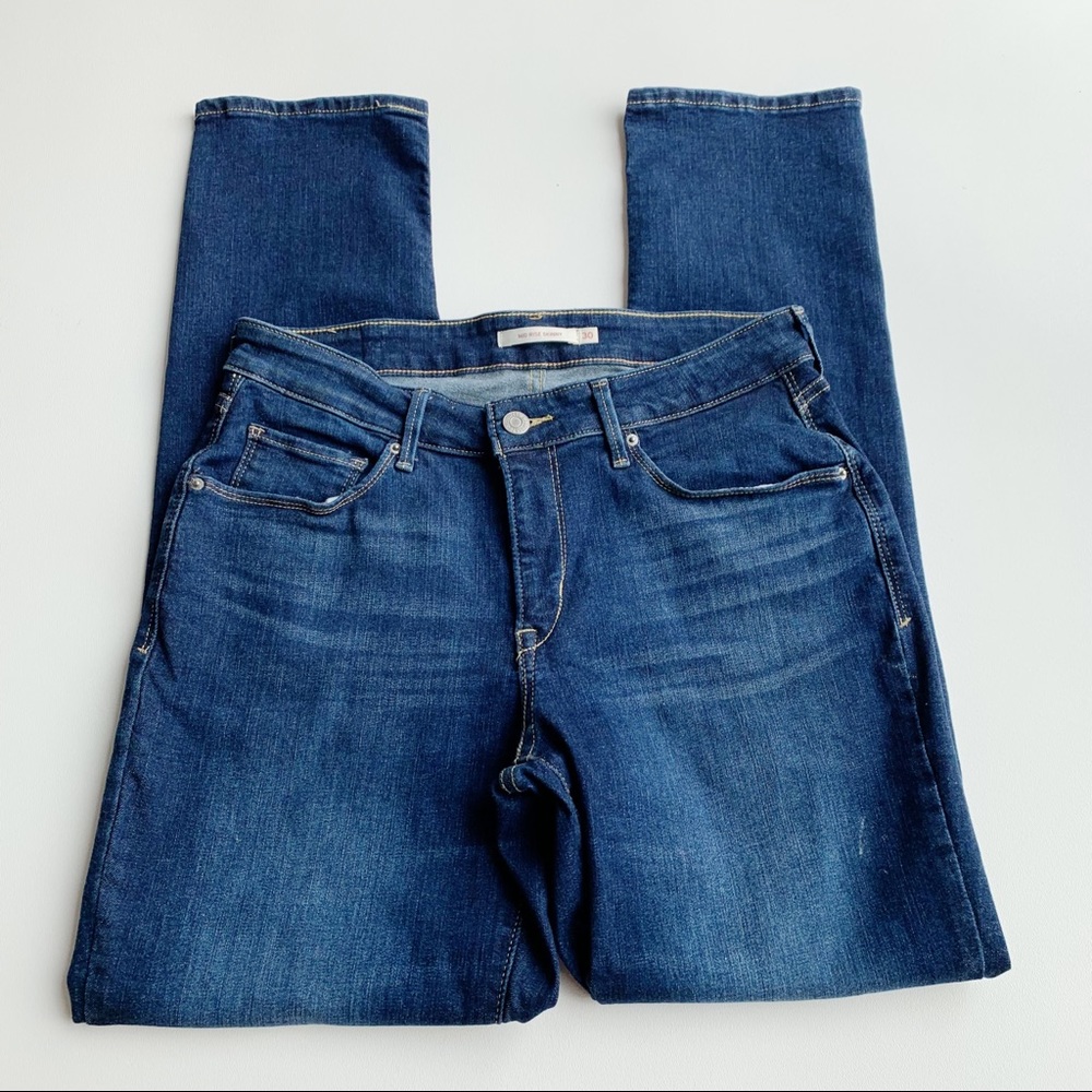 Levi's Mid Rise Skinny Jeans Slight Distress Sz 30